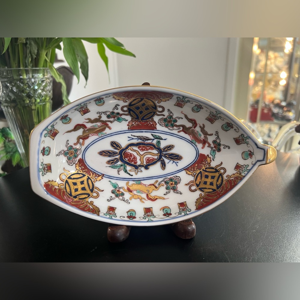 1 Vintage Japanese Imari Porcelain Boat Shaped  Bowl